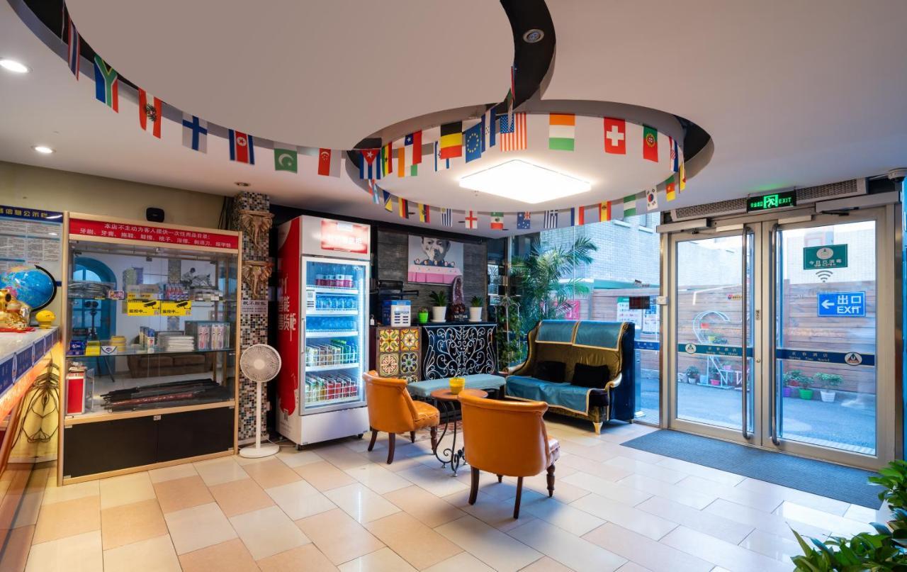 Spring Time Hostel--Nearby Tiananmen Square & Forbidden City & Wangfujing Street & Line 5,6 Subway Nearby,Free Wifi Peking Kültér fotó